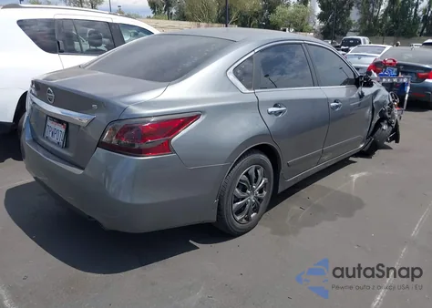 2015 Nissan Altima 2.5 S z USA, uszkodzony, nr VIN 1N4AL3AP4FC576910